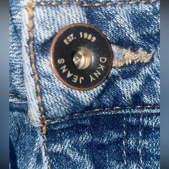 Mid rise DNKY jeans - Picture 6 of 7